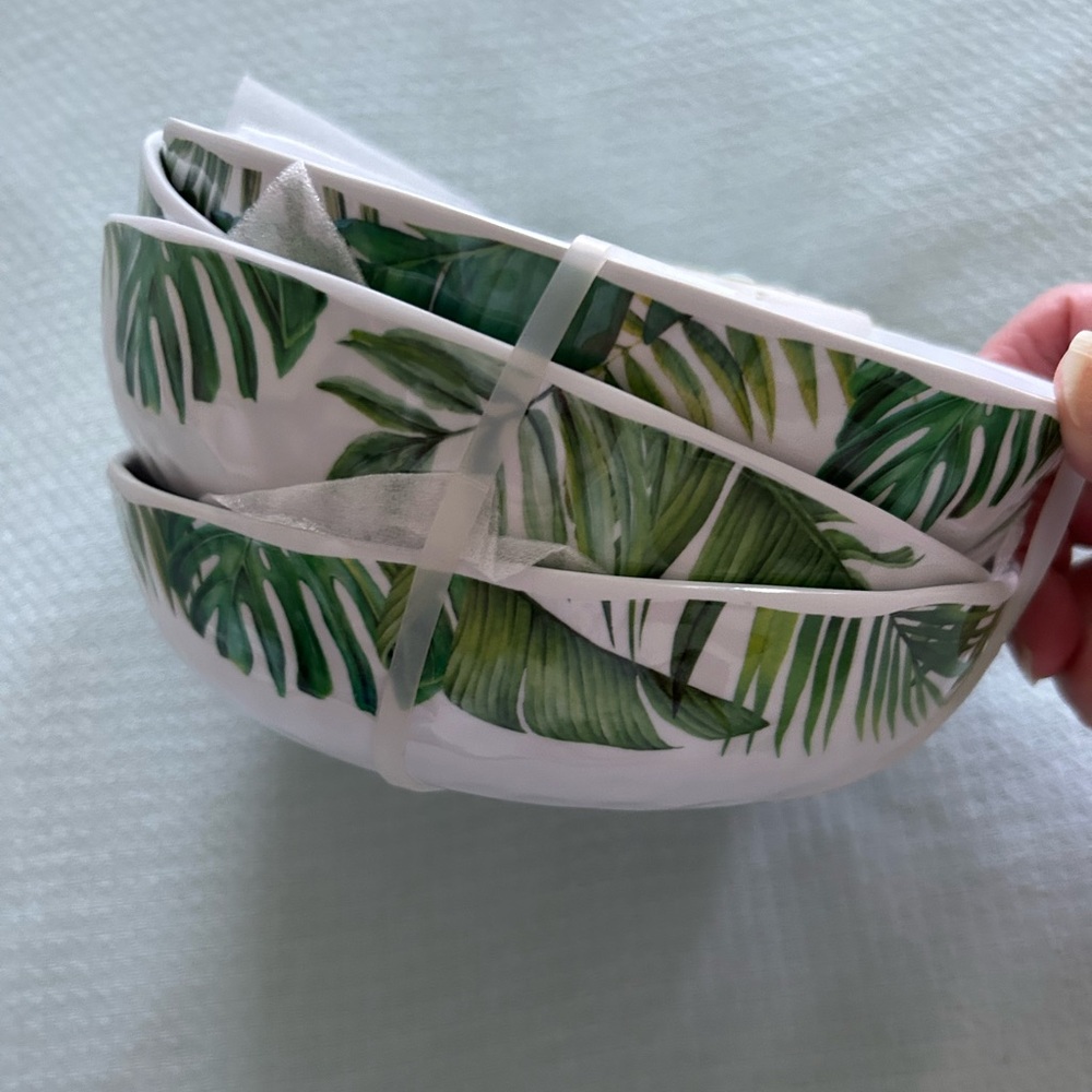 Michel Design Works, Tropical Leaf Print Bowls, Set of 4., NWT